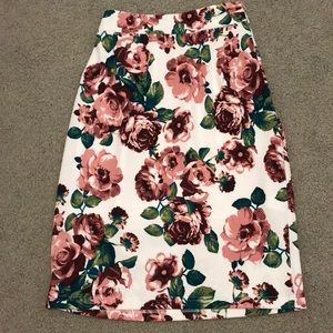 💕NWT Floral Midi Skirt💕